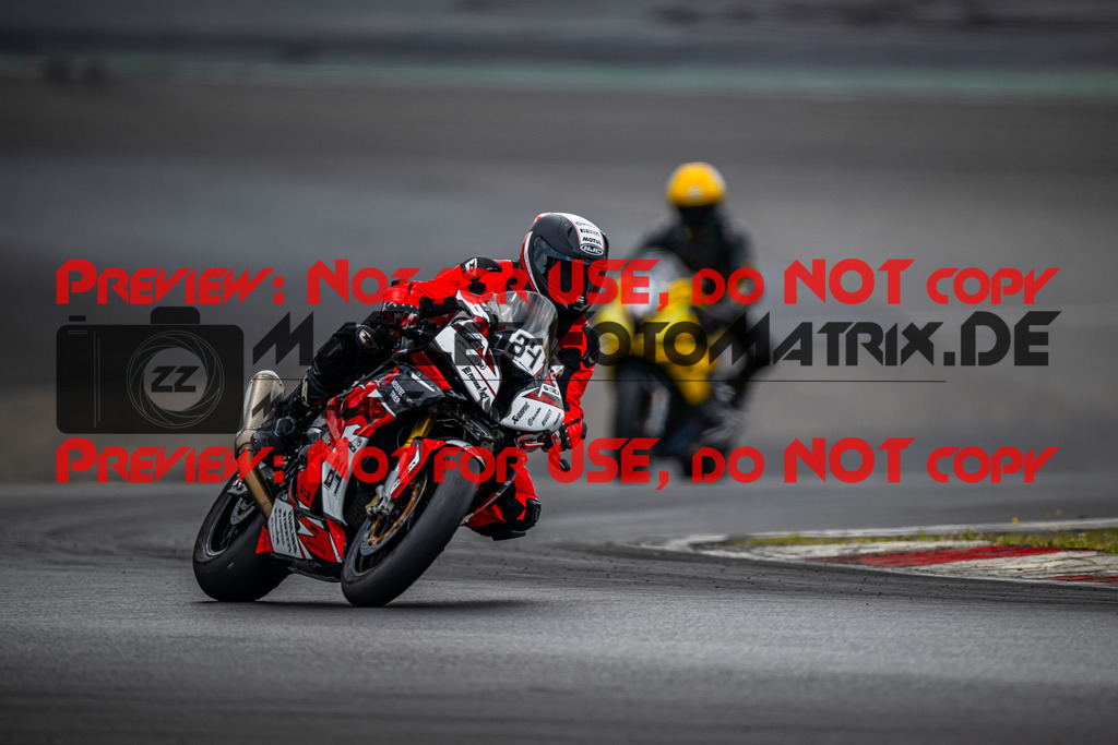 MaZZes_FotoMatrix_230719_4826 | WEISS