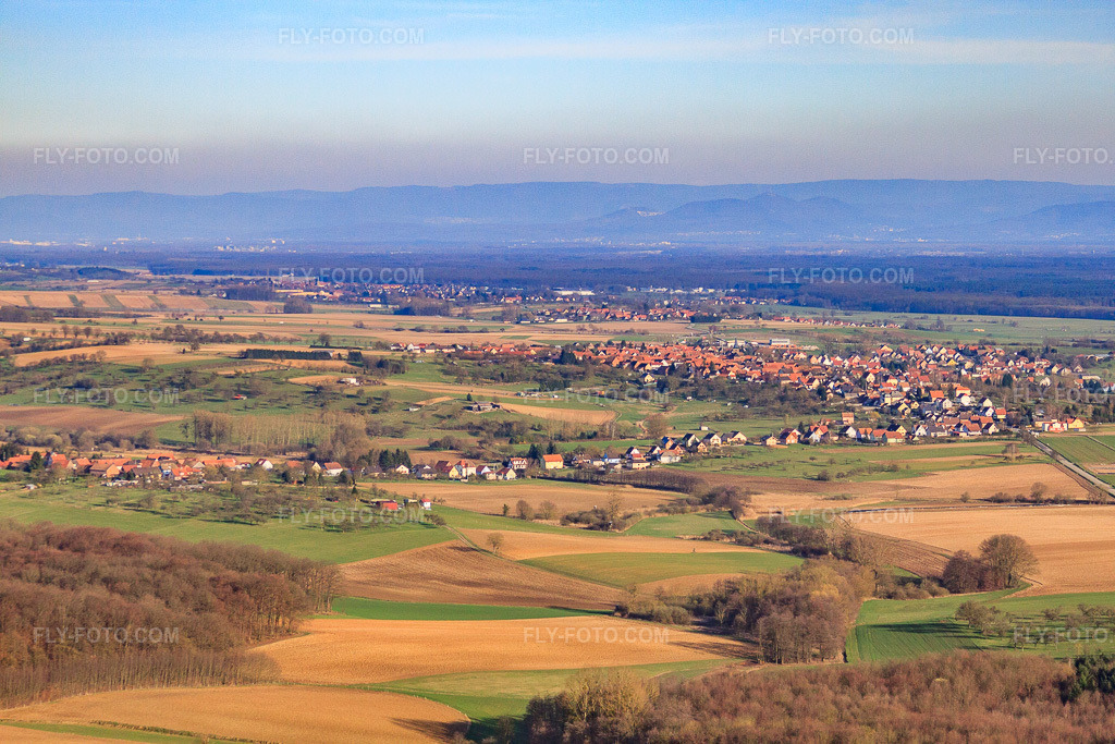 Aerial view: View of the town from the west in Merkwiller-Pechelbronn in the state Bas-Rhin, France.Photo: IMG_38725.jpg taken on 03/20/2011 by Werner Riehm/FLY-FOTO.comResolution of the original: 4752 x 3168 px