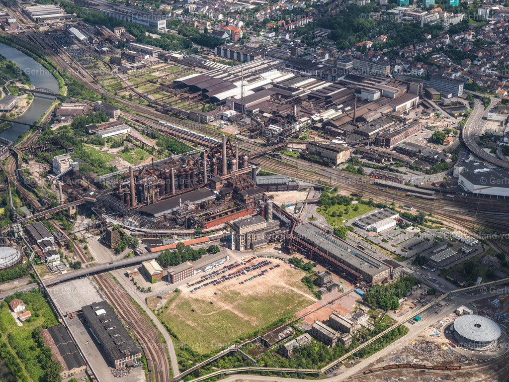 2736050 | Die Völklinger Hütte ist das weltweit einzige vollständig erhaltene Eisenwerk weltweit.Es ist das erste Industriedenkmal dieser Epoche, das in die Welterbeliste der UNESCO aufgenommen wurde