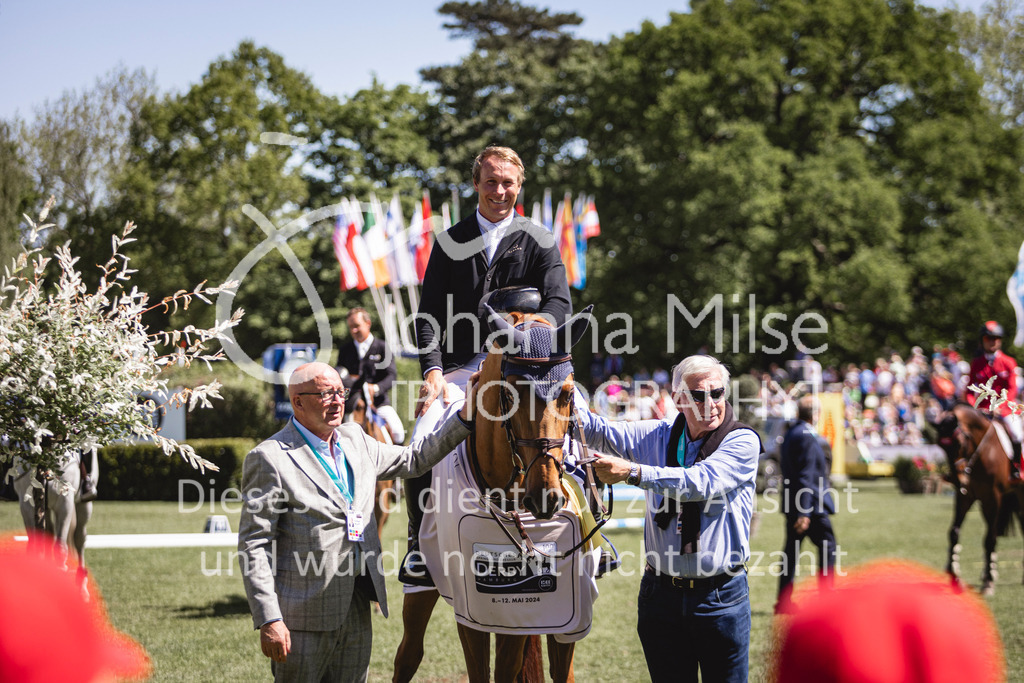 240511_Hamburg_ENGARDE-Preis-102 | Deine schönsten Turniermomente als professionelle Fotos! Entdecke hochwertige Pferdesport-Fotografie im Online-Shop. Jetzt Fotos finden & bestellen!