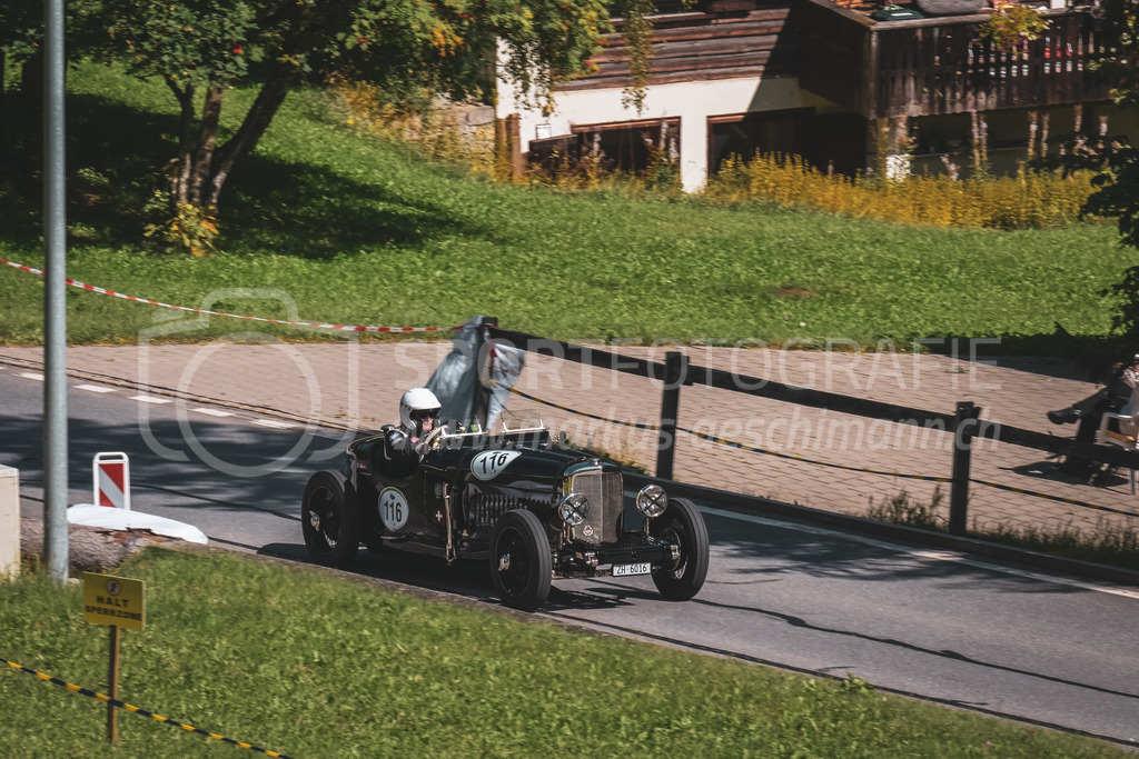 21. Arosa ClassicCar 2025 - 6. =September= 2025 | Harry Jäger aus Weisslingen (SUI) in einem Alvis 12/70 Sport Special aus dem Jahre 1938 mit Startnummer 116 am Arosa ClassicCar 2025 in der Kategorie Alpine Performance..@arosaclassiccar, @arosa.official, #arosaclassiccar, #arosa, #76curves, #classiccarBild: Sportfotografie Markus Aeschimann | www.markus-aeschimann.ch - Realisiert mit Pictrs.com