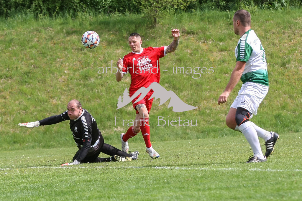 993T7379 | Daniel Grauthoff, überwindet Torwart Maximilian Hilgart