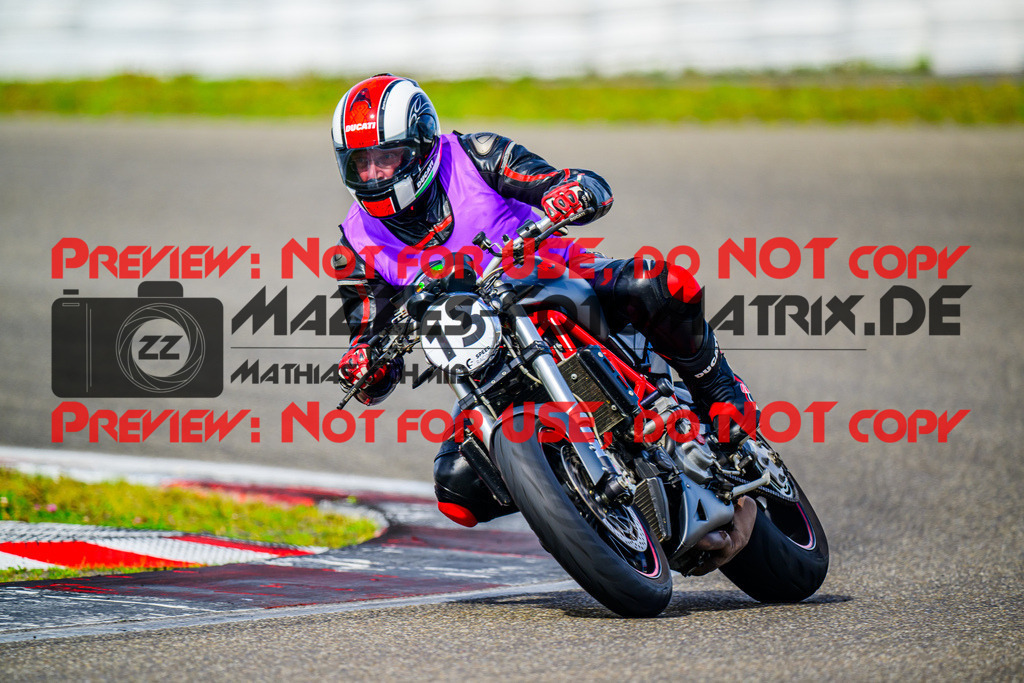 MaZZes_FotoMatrix_240911_6007705_3467 | GELB