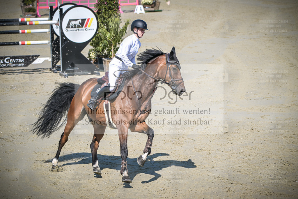 DOS_0597 | Entdecke hochwertige Reitturnierfotos von Foto Oger. Professionell, emotional und authentisch – jetzt Lieblingsmomente im Shop bestellen. - Realisiert mit Pictrs.com