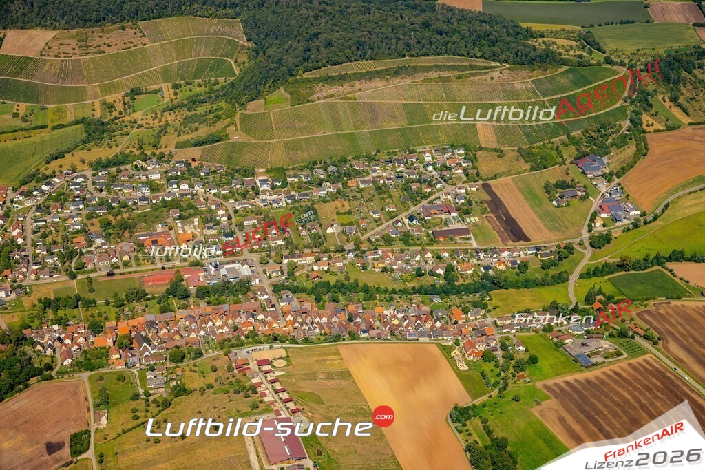 Das Luftbild zeigt : Schützingen Illingen - Die Luftaufnahme wurde 2024 vom UL-Flugzeug aus erstellt ( keine Drohne ) - Hochauflösende Luftaufnahme - Für grossformatige Ausdrucke geeignet. Die Geschenkidee !Mit Lizenz und Bildrechte bestellbar