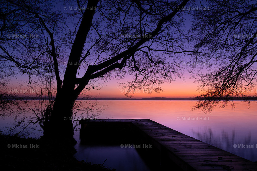 Sonnenaufgang am Selenter See | Profi-Fotos über Schleswig-Holstein und dem ganzen Norden für Büro, Hotel, Ferienhaus, Ferienwohnung, Wohnzimmer, Arztpraxis uvm. jetzt bestellen. - Realisiert mit Pictrs.com