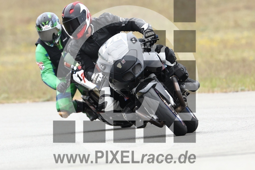 0126-20240504_00247 | Schöne Erinnerungen an spannende Momente - das festzuhalten ist unser Job. PIXELrace.de ist seit 2003 auf den Rennstrecken Europas unterwegs um die Action draußen beim Fahren und die wunderbare Stimmung imm Fahrerlager für euch einzufangen.