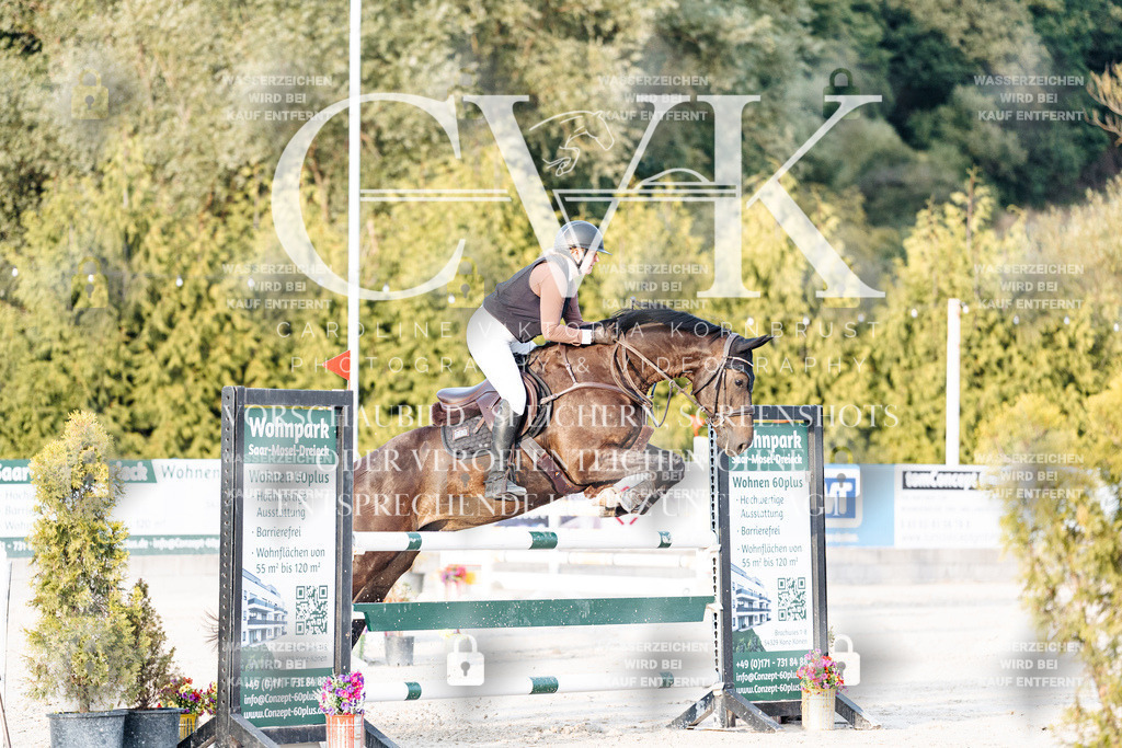 CK900971 | Turnierfotografie Pferdefotografie Trier Rheinland-Pfalz Pferdesport Reitsport Tierfotografie Sportfotografie Pferdevideo Pferdevideografie Equestrianvideography equestrianphotography  - Realisiert mit Pictrs.com