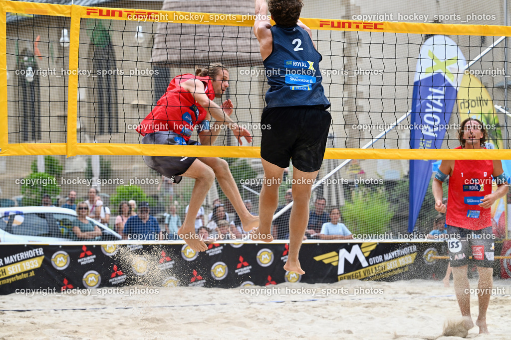 Kärntner Landesmeisterschaft Beach Volleyball | #2 HUBER Alexander Philipp, #2 SPONER Philipp, #1 FRIEDL Felix, Kärntner Landesmeisterschaft Beach Volleyball, Kärntner Landesmeisterschaft Beach Volleyball am 18.08.2024 in Villach (Rathausplatz Villach), Austria, (Photo by Bernd Stefan)