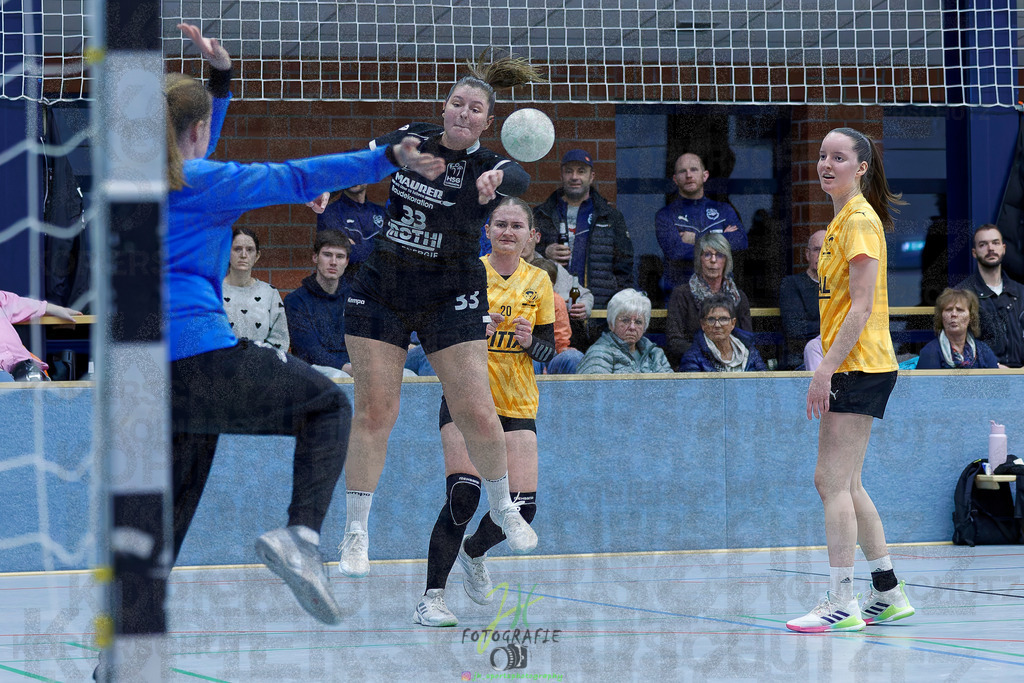 Handball Frauen Oberliga Mitte, HSG Eibelshausen/Ewersbach - HSG Lumdatal | Handball Frauen Oberliga Mitte, HSG Eibelshausen/Ewersbach - HSG Lumdatal am 21.02.2026 in Dietzhölztal-Steinbrücken (Sporthalle am Hammerweiher)Photo © 2026 - Jörg Heinrich - Realisiert mit Pictrs.com