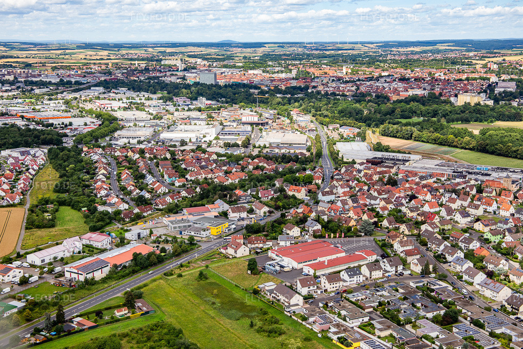Luftbild: Schweinfurter Straße in Sennfeld im Bundesland Bayern in Deutschland. Foto: IMG_141955.jpg vom 07.07.2024 durch Werner Riehm/FLY-FOTO.de