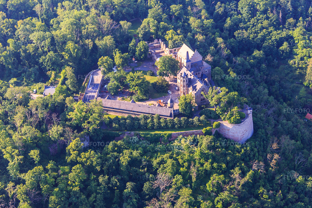 Luftbild: Schloss Mansfeld in Mansfeld im Bundesland Sachsen-Anhalt in Deutschland. Foto: IMG_148120.jpg vom 12.06.2025 durch Werner Riehm/FLY-FOTO.deSchloss Mansfeld - Christliche Jugendbildungs- und Begegnungsstätte