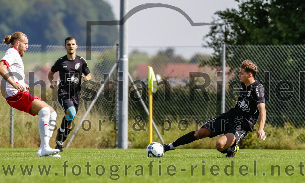 2023-09-17_034_SG_Anzing-Parsdorf_II_gegen_TSV_Zorneding_II | Anzing, Deutschland, 17.09.2023:
Fußball, A-Klasse 2023 / 2024, 5. Spieltag, Endergebnis: 1:1

Alexander Ostner (TSV Zorneding, #8), Silvan Schuster ((SG) Anzing-Parsdorf, #20)

Foto: Christian Riedel / fotografie-riedel.net