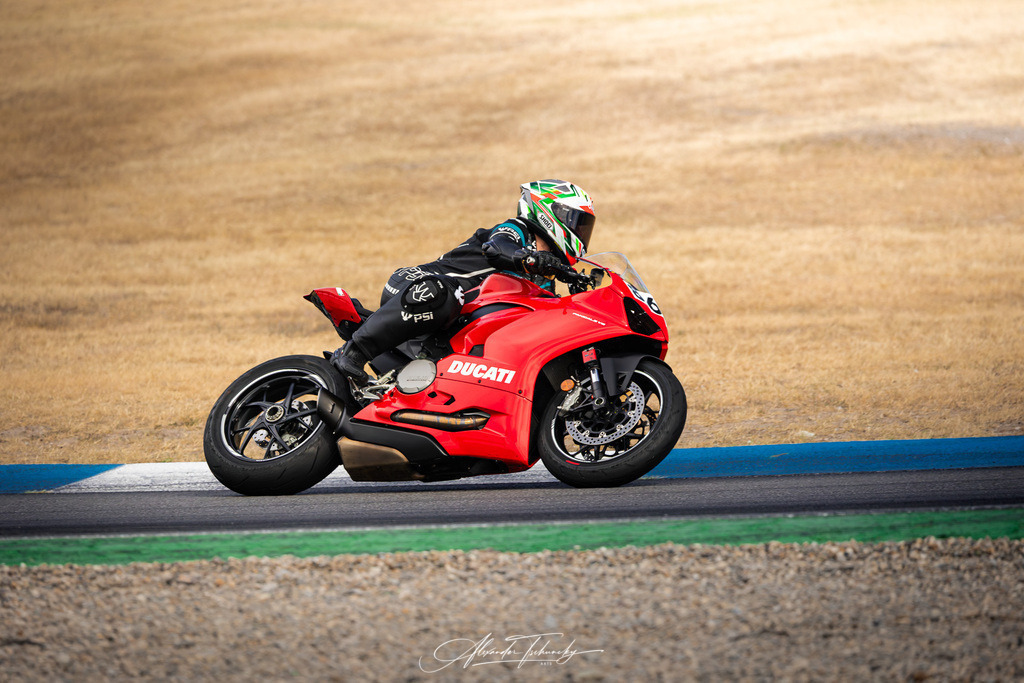 Ducati Trackday Hockenheimring 2026 | Entdecken Sie die faszinierende Welt von Alexander Tschuncky Arts: Kreative Fotografie, atemberaubende Automobilkunst und hochwertiger Bilderdruck. Lassen Sie sich inspirieren! - Realisiert mit Pictrs.com