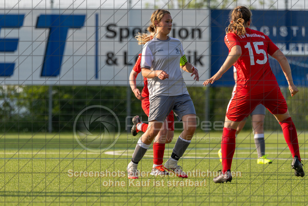 20260508_184128_0146_(c)_by_PhotoPeet | #,TSV Eschenbach (hell) vs. TSV Weilheim (rot), Fußball, C-Juniorinnen Kreisstaffel 2, Bezirk Neckar/Fils, 07.Spieltag,  Saison 2025/2026, Kunstrasenplatz, Schlater Straße, 73107 Eschenbach, 08.05.2026 - 18:30 Uhr,Foto: PhotoPeet / Sport- &amp; Eventfotografie / Peter Harich