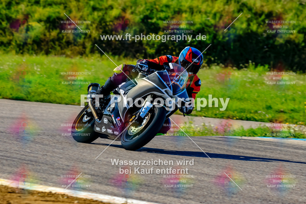090-2096 | Hier findet Ihr Bilder von Touristenfahrten auf der Nürburgring Nordschleife oder von anderen Veranstaltungen die ich besucht habe. Viel Spass beim Durch Schauen 
