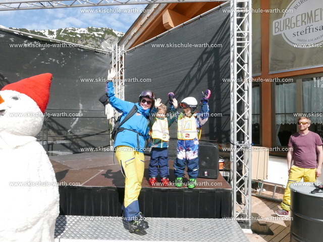 Gruppe Lea | Photos von der Skischule Warth - Realisiert mit Pictrs.com