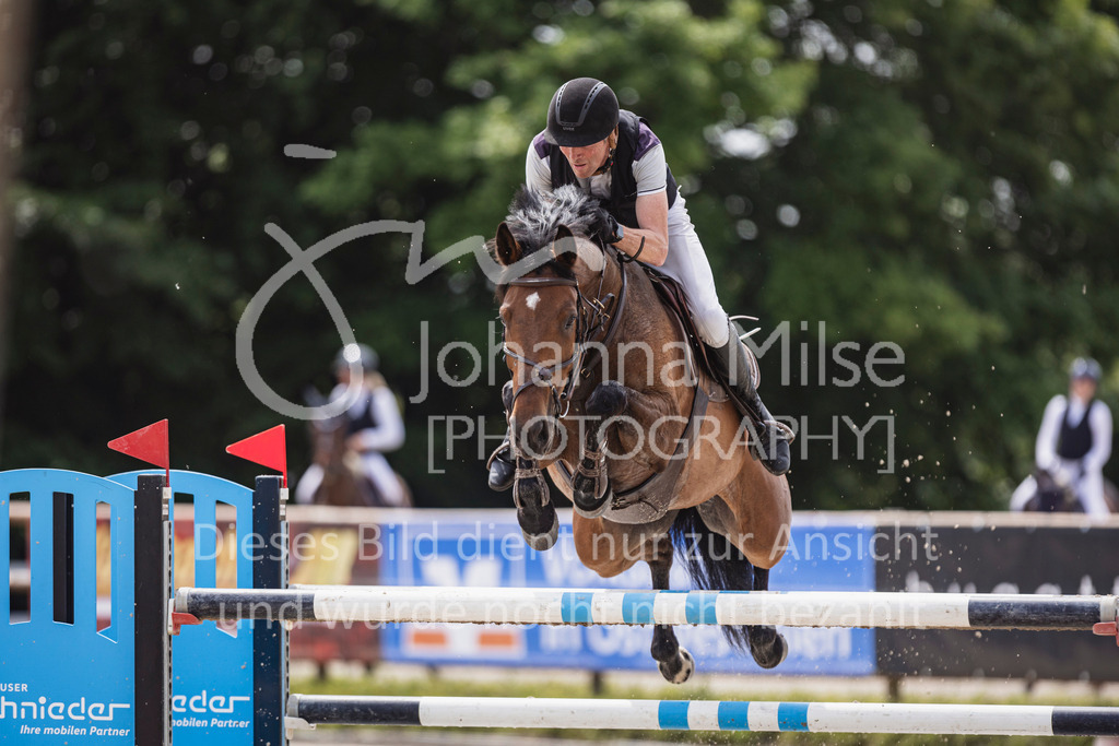 250531_MayDays_M2-SpringenmstAnf-715 | Deine schönsten Turniermomente als professionelle Fotos! Entdecke hochwertige Pferdesport-Fotografie im Online-Shop. Jetzt Fotos finden & bestellen!