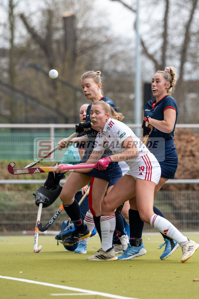 SFE_20250323_0068 | Köln, Deutschland, 23.03.2025:  Hockey 1. Bundesliga Damen Rot-Weiss Köln - Berliner HC im KTHC Stadion Rot-Weiss Köln Tennis and Hockey Club am 23.03.2025 in Köln, Deutschland. (Foto von Stephan Fehrmann)Köln, Germany, 23.03.2025: Hockey 1. Bundesliga Damen Rot-Weiss Köln - Berliner HC in KTHC Stadion Rot-Weiss Köln Tennis and Hockey Club at 23.03.2025 in Köln, Deutschland. (Foto from Stephan Fehrmann)