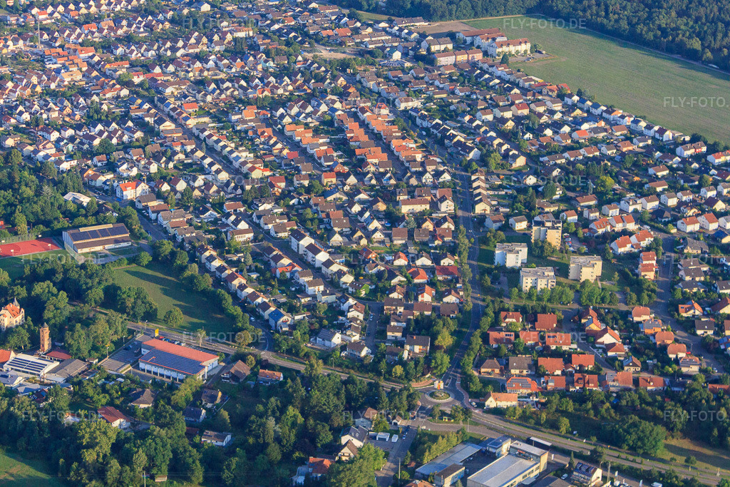 Postgrabenstraße | Luftbild: Postgrabenstraße in Bellheim im Bundesland Rheinland-Pfalz in Deutschland. Foto: IMG_70170.jpg vom 19.07.2014 durch Werner Riehm/FLY-FOTO.de - Realisiert mit Pictrs.com