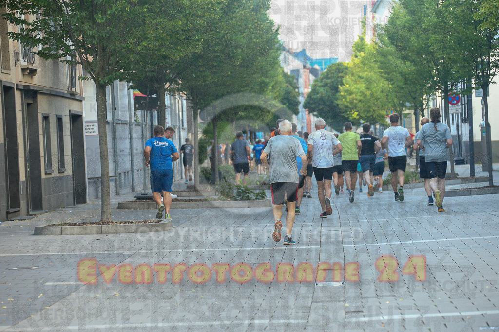 230714_1922_EX1_2255 | Sportfotografie im Rhein-Sieg Kreis, Köln, Bonn, NRW, Rheinland Pfalz, Hessen, etc. Unser Tätigkeitsfeld umfasst den Laufsport vom Volkslauf über den Marathon, Duathlon, Triathon bis zum Ultralauf wie Kölnpfad Ultra oder Schindertrail.