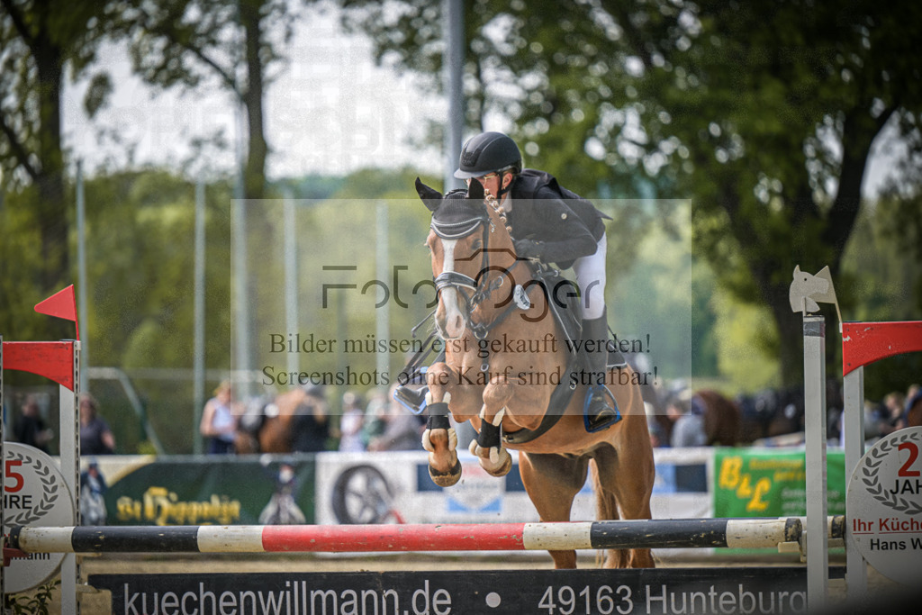 DOS_0135 | Entdecke hochwertige Reitturnierfotos von Foto Oger. Professionell, emotional und authentisch – jetzt Lieblingsmomente im Shop bestellen.Deutschlandweite Turnierfotografie. - Realisiert mit Pictrs.com