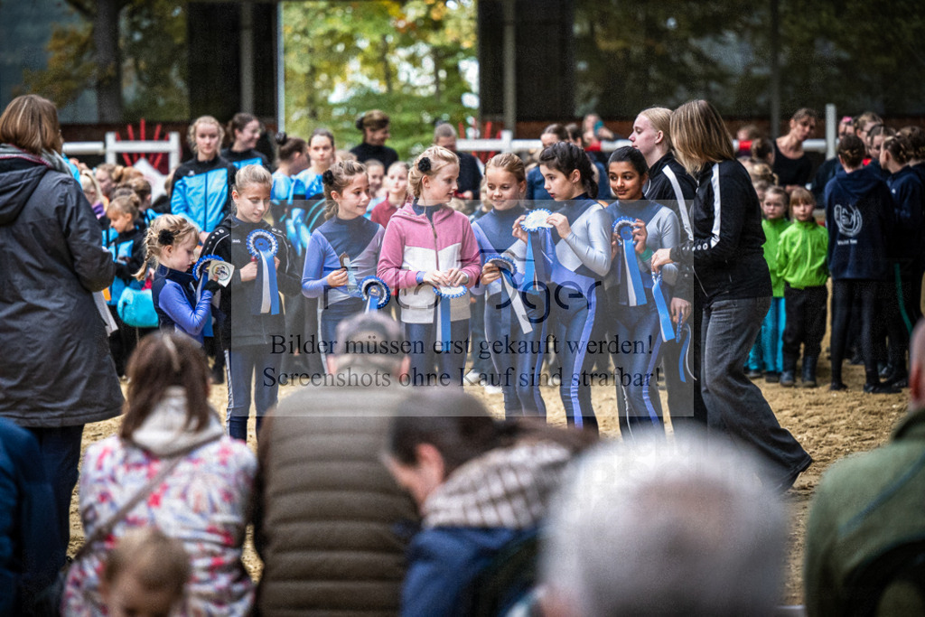 DOS_0273 | Entdecke hochwertige Reitturnierfotos von Foto Oger. Professionell, emotional und authentisch – jetzt Lieblingsmomente im Shop bestellen.Deutschlandweite Turnierfotografie. - Realisiert mit Pictrs.com