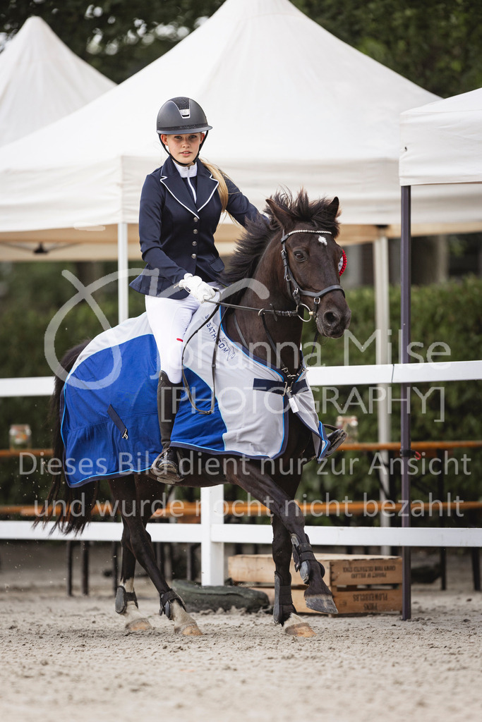 240616_Lemwerder_A1-Spr-101 | Deine schönsten Turniermomente als professionelle Fotos! Entdecke hochwertige Pferdesport-Fotografie im Online-Shop. Jetzt Fotos finden & bestellen!