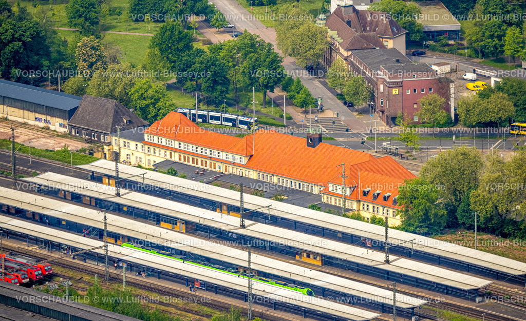 Herne240500496 | Luftbild, Hauptbahnhof Wanne-Eickel Hbf und überdachte Bahnsteige, Wanne, Herne, Ruhrgebiet, Nordrhein-Westfalen, Deutschland