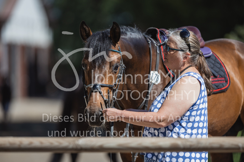 230610_Mühlen_A-Spr2_Impressionen-665 | Deine schönsten Turniermomente als professionelle Fotos! Entdecke hochwertige Pferdesport-Fotografie im Online-Shop. Jetzt Fotos finden & bestellen!