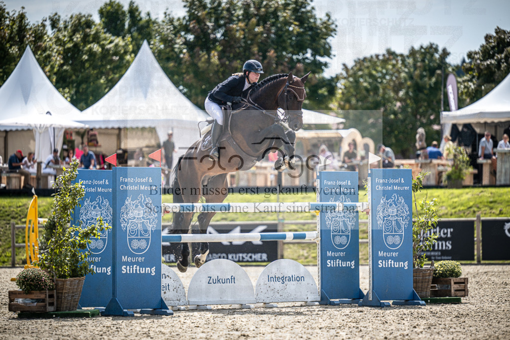 DOS_6389 | Entdecke hochwertige Reitturnierfotos von Foto Oger. Professionell, emotional und authentisch – jetzt Lieblingsmomente im Shop bestellen.Deutschlandweite Turnierfotografie. - Realisiert mit Pictrs.com