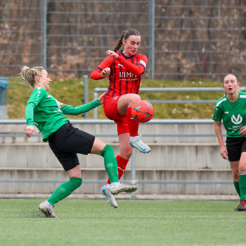 20260315-FCH-Steinheim_084 | 1.FC Heidenheim 1846 II vs. TV Steinheim, Fußball, Frauen, Bezirksliga, 2025/2026, 12. Spieltag, 15.03.2026 in Heidenheim, Kunstrasen b. Voith-Arena West(Foto: Michael Bulling) - Realisiert mit Pictrs.com