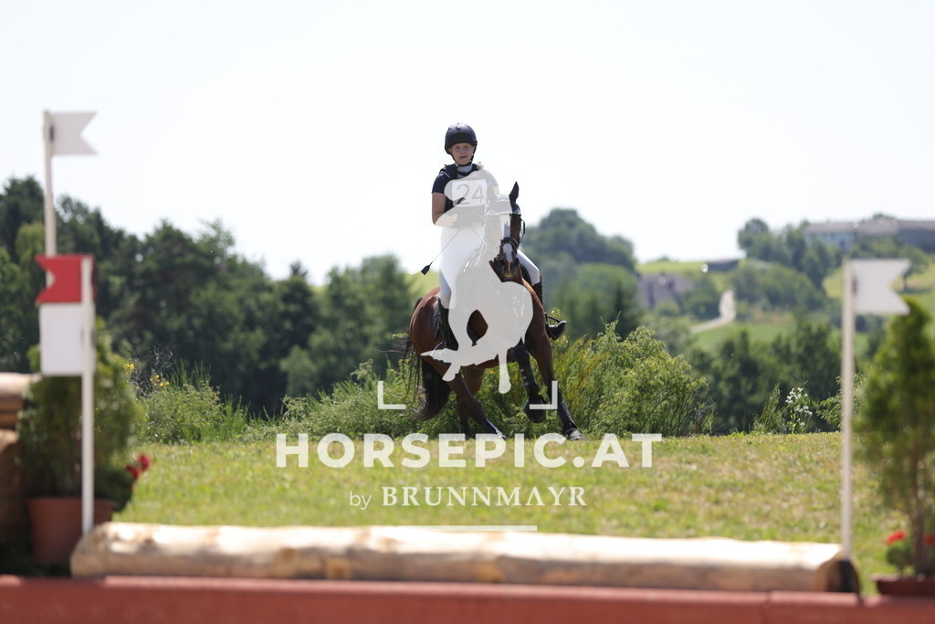 0P6A3500 | Willkommen bei Brunnmayr - Design & Fotografie – Ihrem Spezialisten für Reitturniere und Pferdeveranstaltungen in Oberösterreich, Salzburg und Bayern! Seit über 17 Jahren sind wir leidenschaftlich dabei.