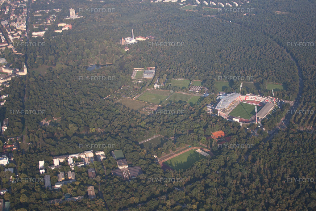 Luftbild: Wildparkstadion im Ortsteil Innenstadt-Ost in Karlsruhe im Bundesland Baden-Württemberg in Deutschland. Foto: IMG_52886.jpg vom 05.09.2012 durch Werner Riehm/FLY-FOTO.de