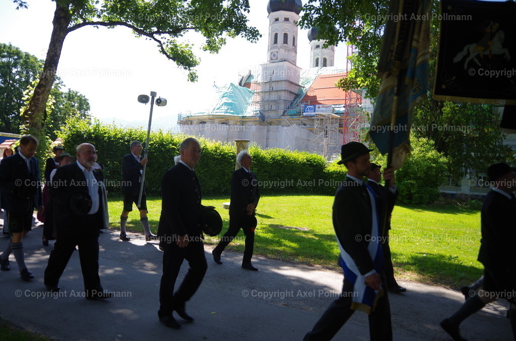 IMGP6559 | fotografiert von Axel PollmannLeonhardi Wallfahrt Benediktbeuern und Murnau, Fronleichnam, Fasching, Landschaft im Loisachtal und Benediktbeuern  - Realisiert mit Pictrs.com