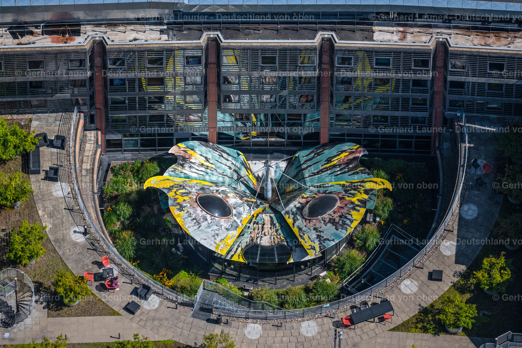 4048844 | modernes Kunstwerk im Innenhof, Postbank, Köln