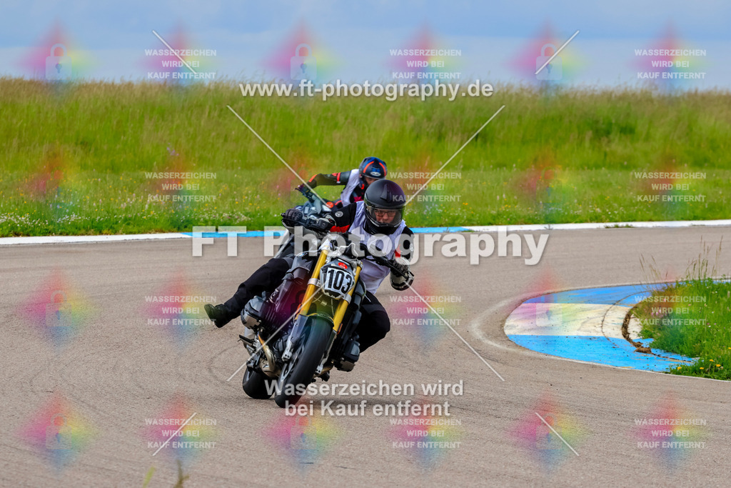 MotoTeam-2375 | Hier findet Ihr Bilder von Touristenfahrten auf der Nürburgring Nordschleife oder von anderen Veranstaltungen die ich besucht habe. Viel Spass beim Durch Schauen 