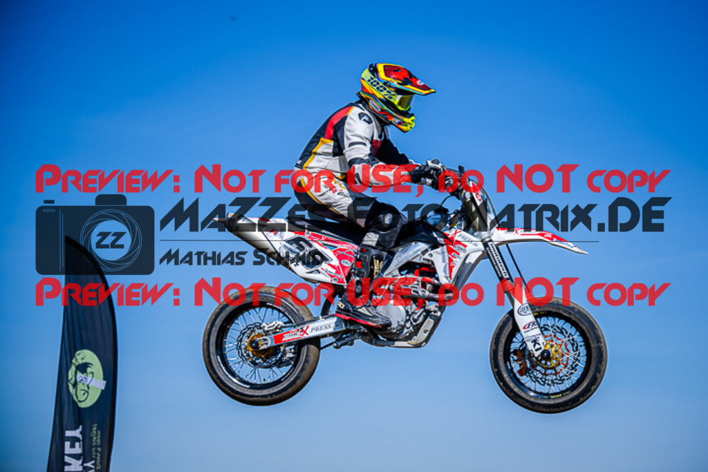 MaZZes_FotoMatrix_220904_3701 | UE40