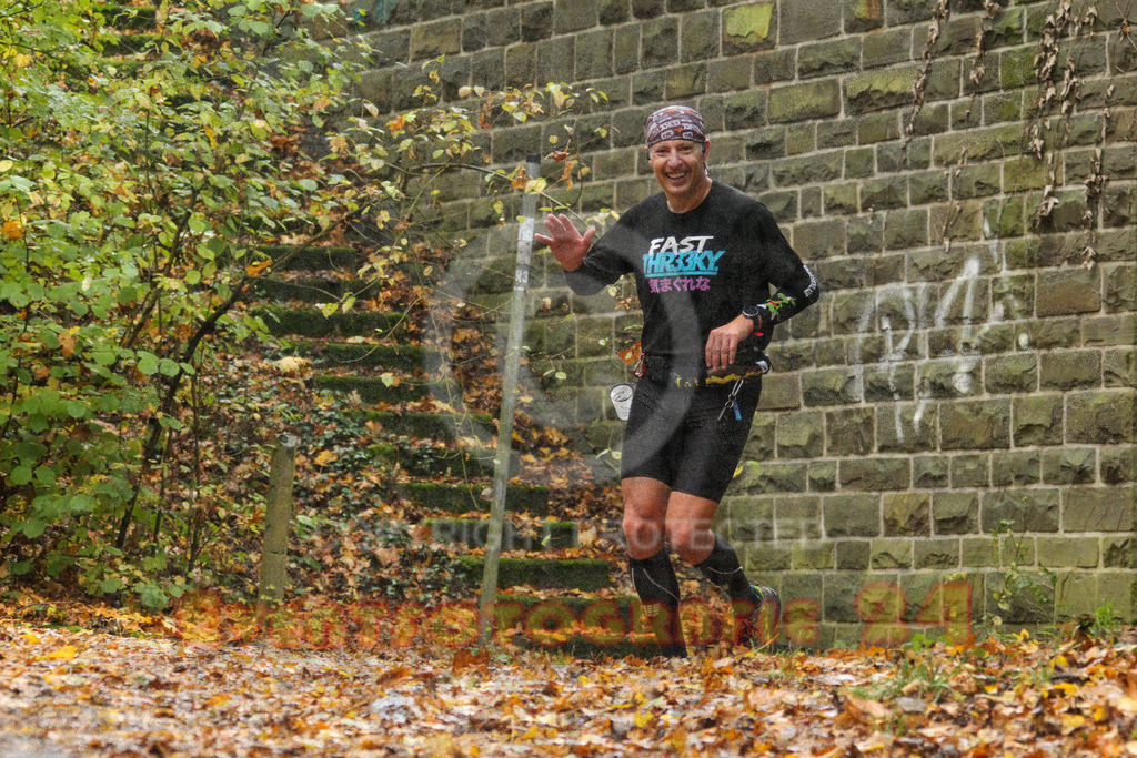 241027_0918_EV4_5544 | Sportfotografie im Rhein-Sieg Kreis, Köln, Bonn, NRW, Rheinland Pfalz, Hessen, etc. Unser Tätigkeitsfeld umfasst den Laufsport vom Volkslauf über den Marathon, Duathlon, Triathon bis zum Ultralauf wie Kölnpfad Ultra oder Schindertrail.