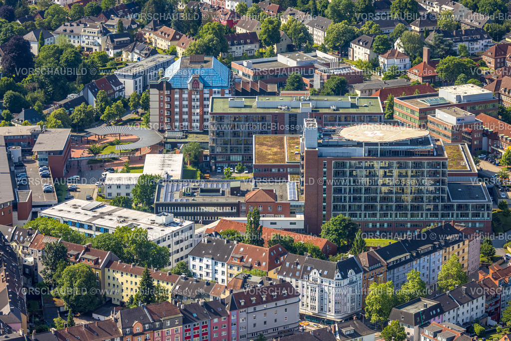 Bochum250600364 | Luftbild, Bergmannsheil Krankenhaus, BG Klinik und Universitätsklinikum der Ruhr-Universität Bochum mit Hubschrauberlandeplatz, Südinnenstadt, Bochum, Ruhrgebiet, Nordrhein-Westfalen, Deutschland