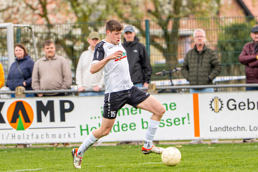 Fußball I Herren I Saison 2025-2026 I Kreisliga VEC I 22. Spieltag I SC SW Bakum - SV Falke Steinfeld I 24268 | jns.sportfotos - Realisiert mit Pictrs.com