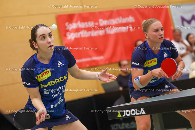 2400621_lanwein_0150 Kopie | 21.06.2024 xjfx Tischtennis Damen 1. Bundesliga Halbfinale TSV 1909 Langstadt - TTC 1946 Weinheim e.V. v.l., Izabela Lupulesku (TSV Langstadt Tischtennis Damen 1.Bundesliga) und Chantal Mantz (TSV Langstadt Tischtennis Damen 1.Bundesliga) - Realisiert mit Pictrs.com