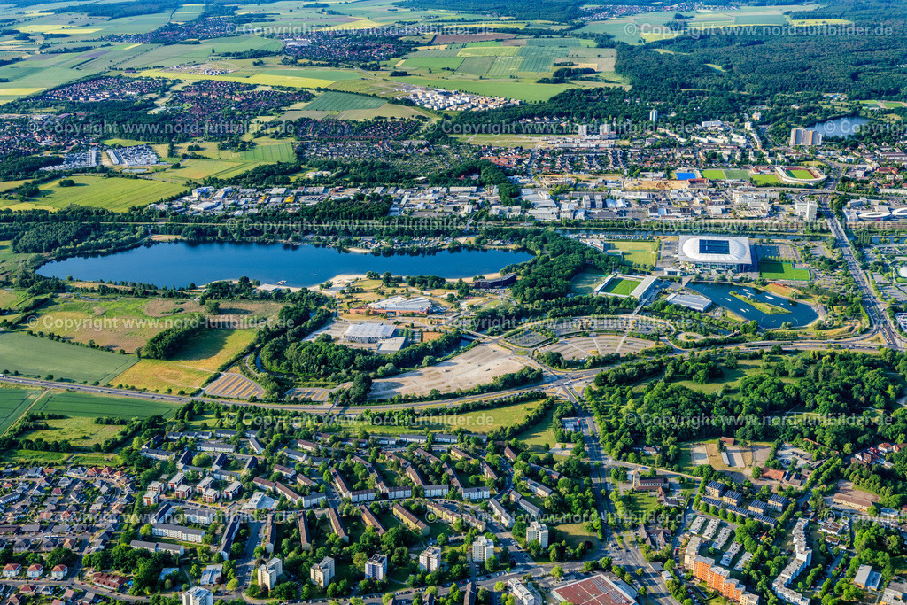 Wolfsburg_VW_Werk_Volkswagen_ELS_3648050623 | WOLFSBURG 05.06.2023 Sportstätten-Gelände des AOK Stadion Allerpark in Wolfsburg im Bundesland Niedersachsen, Deutschland. Weiterführende Informationen bei: VfL Wolfsburg-Fußball GmbH. // Sports facility grounds of stadium AOK Stadion Allerpark in Wolfsburg in the state Lower Saxony, Germany. Further information at: VfL Wolfsburg-Fussball GmbH. Foto: Martin Elsen