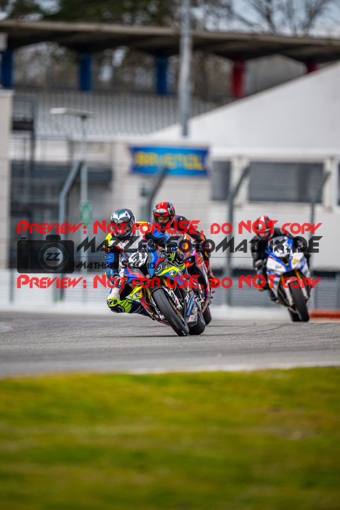 MaZZes_Fotomatrix_20240316_6007705_7269 | Fotograf Mathias Schmid
Sportfotograf,
Eventfotograf,
Hochzeitsfotograf,
Portraitfotograf