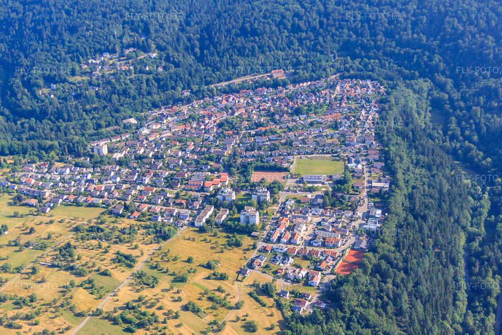 Luftbild: Nordschwarzwald von Süden im Ortsteil Würm in Pforzheim im Bundesland Baden-Württemberg in Deutschland. – Foto: IMG_69997.jpg vom 06.07.2014 durch Werner Riehm/FLY-FOTO.de – Auflösung des Originals: 4752 x 3168 px