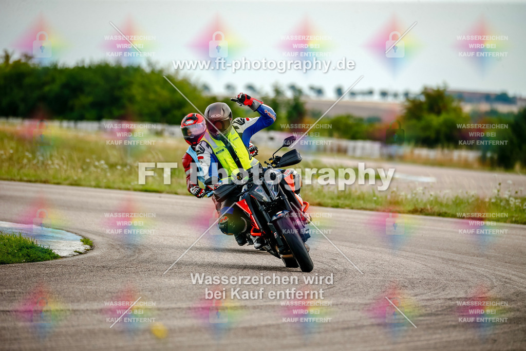 Chambley Juli-2499 | Hier findet Ihr Bilder von Touristenfahrten auf der Nürburgring Nordschleife oder von anderen Veranstaltungen die ich besucht habe. Viel Spass beim Durch Schauen 