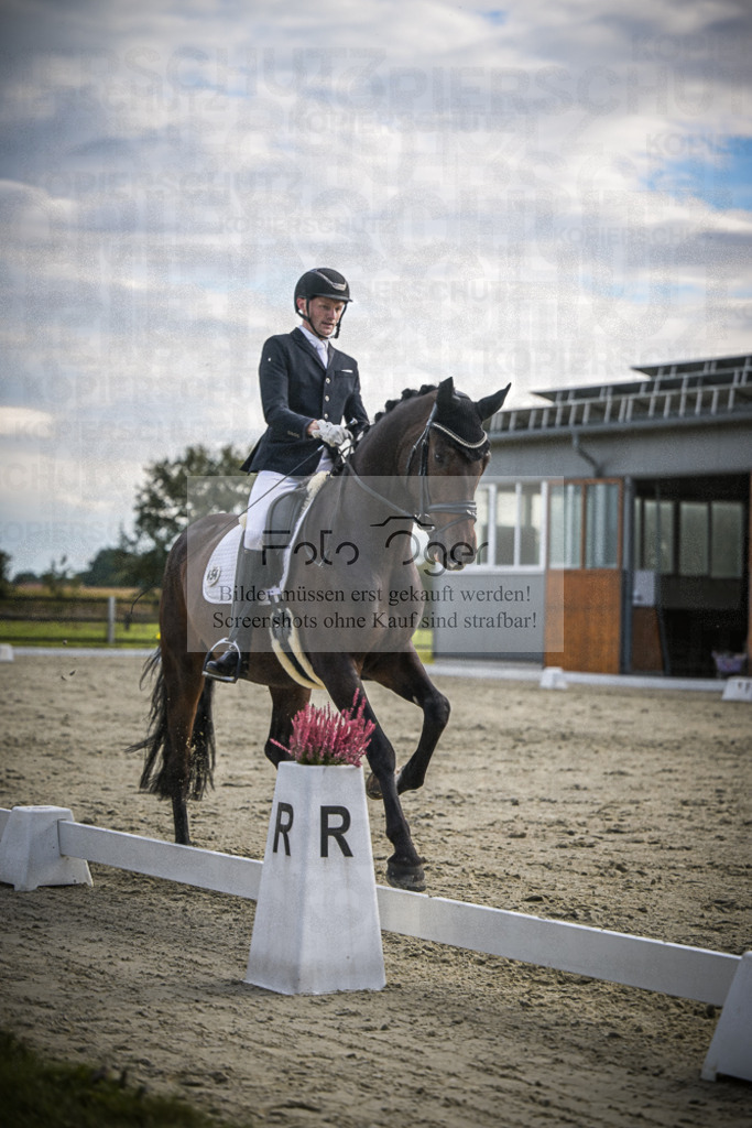 DOS_1425 | Entdecke hochwertige Reitturnierfotos von Foto Oger. Professionell, emotional und authentisch – jetzt Lieblingsmomente im Shop bestellen.Deutschlandweite Turnierfotografie. - Realisiert mit Pictrs.com