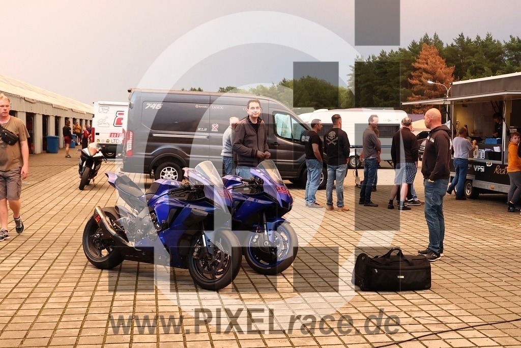 social-20240604_33487 | Schöne Erinnerungen an spannende Momente - das festzuhalten ist unser Job. PIXELrace.de ist seit 2003 auf den Rennstrecken Europas unterwegs um die Action draußen beim Fahren und die wunderbare Stimmung imm Fahrerlager für euch einzufangen.