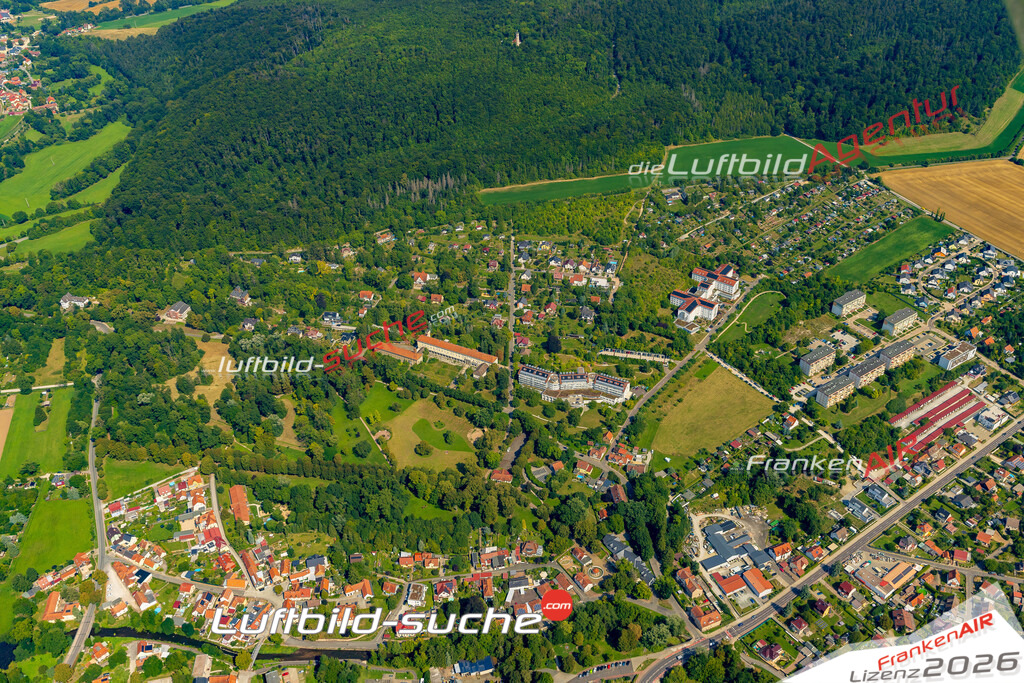 Luftbild der Stadt Bad Berka - Das Luftbild wurde 2025 vom UL-Flugzeug heraus erstellt ( keine Drohnenaufnahme ) - Hochauflösende Luftaufnahme - für Wandbilder und großformatige Ausdrucke geeignet. Das besondere Geschenk!Hier alle&nbsp;Infos zur Lizenzierung der LuftaufnahmeWir fliegen auch dieses Jahr wieder in Ihre Region um Luftbilder zu erstellen.- Luftbild anfragen