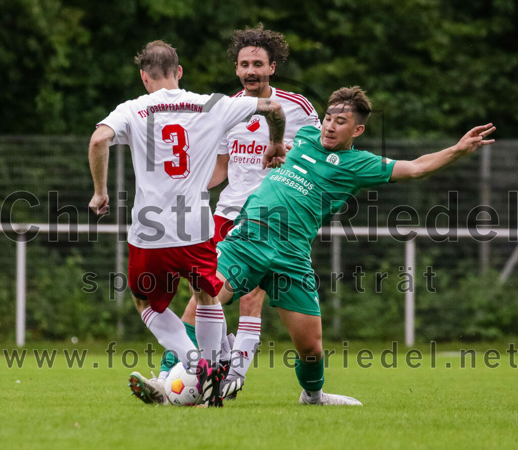 2023-08-26_108_TSV_Ebersberg_gegen_TSV_Oberpframmern | Ebersberg, Deutschland, 26.08.2023:
Fußball, Kreisliga 2023 / 2024, 2. Spieltag, TSV 1877 Ebersberg gegen TSV Oberpframmern, Endergebnis: 5:1

Viktor Pommer (TSV Oberpframmern, #3)

Foto: Christian Riedel / fotografie-riedel.net